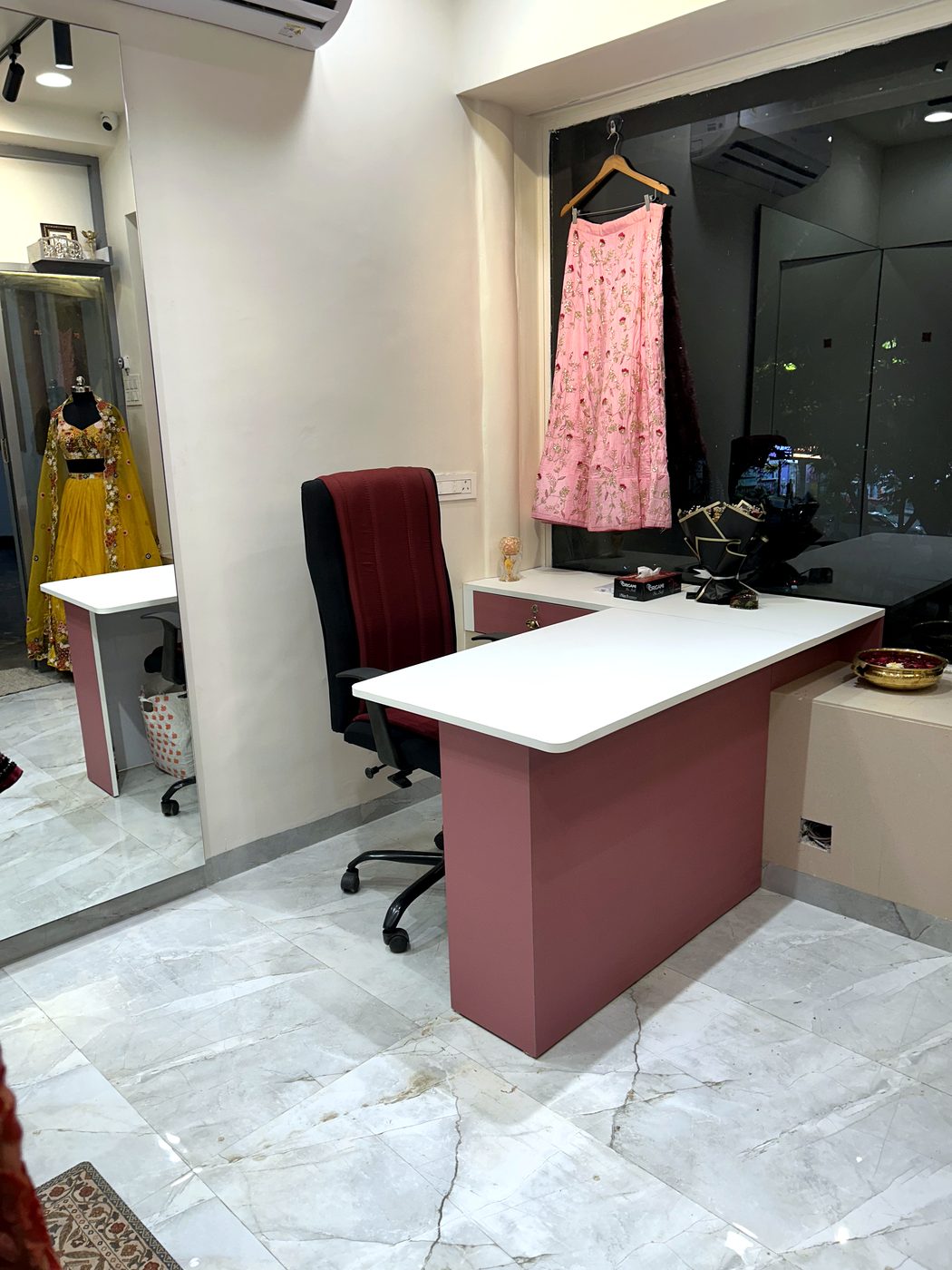 Consultation & fitting area – Aarya Fashion Designing & Tailoring, Kalyani Nagar, Pune