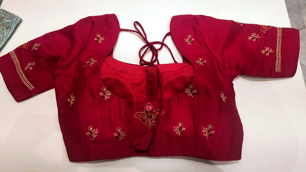 Floral butti silk blouse – custom stitched at Aarya Fashion, Kalyani Nagar